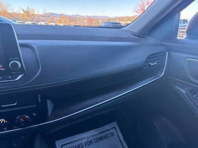 Used 2021 Nissan Rogue SL image 16