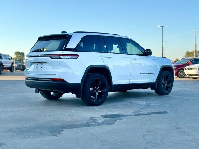 Used 2023 Jeep Grand Cherokee Altitude image 4