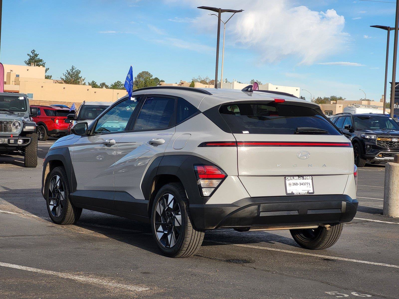 Used 2025 Hyundai Kona SEL FWD image 8