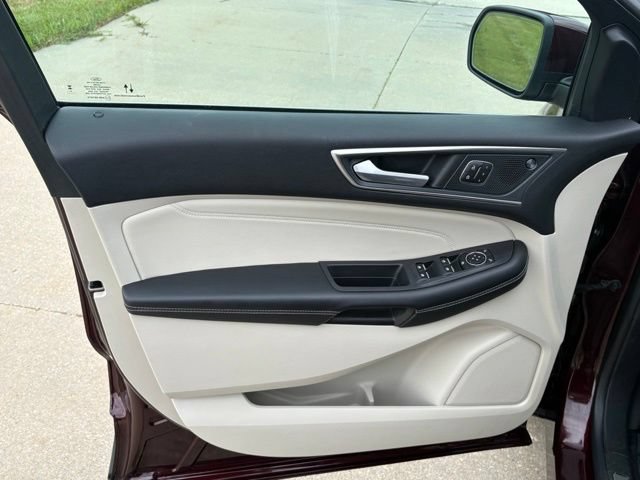 Certified 2024 Ford Edge Titanium w/ Equipment Group 301A AWD/4WD image 9