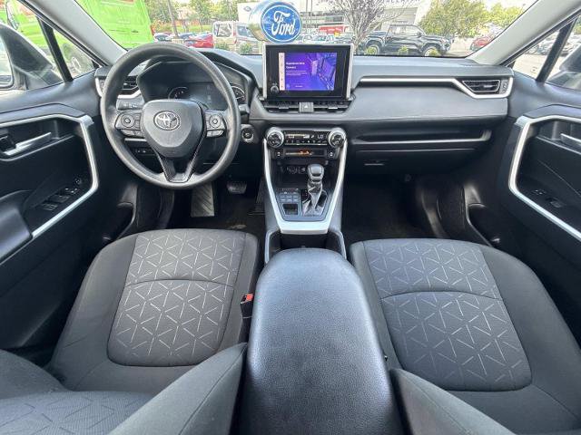Used 2025 Toyota RAV4 XLE AWD/4WD image 12
