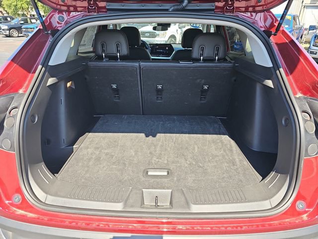 Used 2025 Chevrolet Trax LT w/ LT Convenience Package FWD image 26