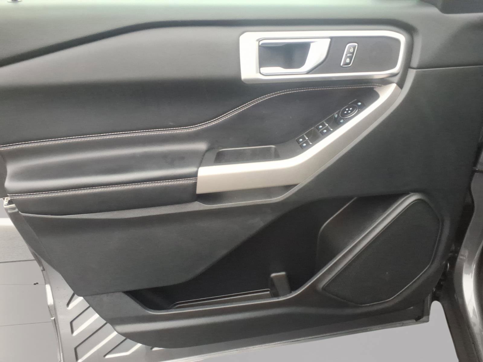 Certified 2023 Ford Explorer XLT w/ Equipment Group 202A image 12