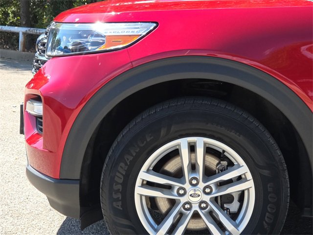 Certified 2022 Ford Explorer XLT w/ Equipment Group 202A image 5