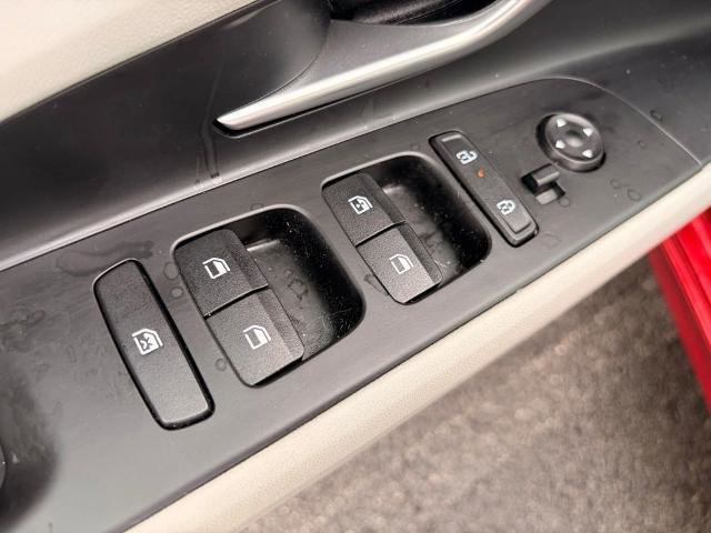 Used 2025 Hyundai Elantra Limited w/ Cargo Package image 13