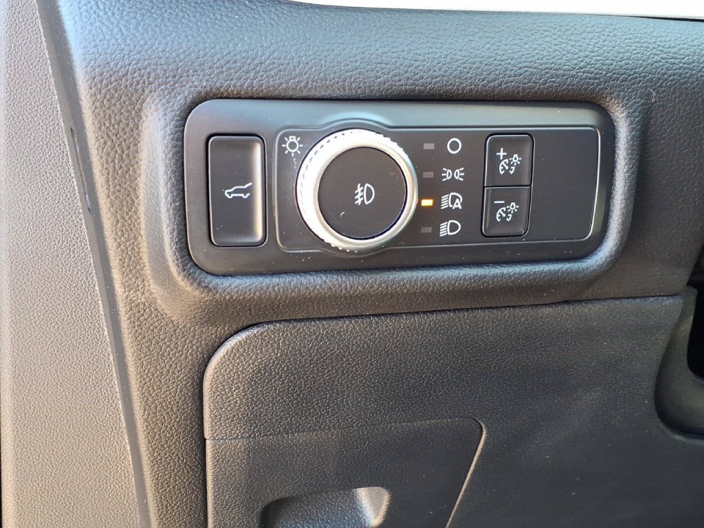 Certified 2021 Ford Explorer XLT w/ Equipment Group 202A AWD/4WD image 19