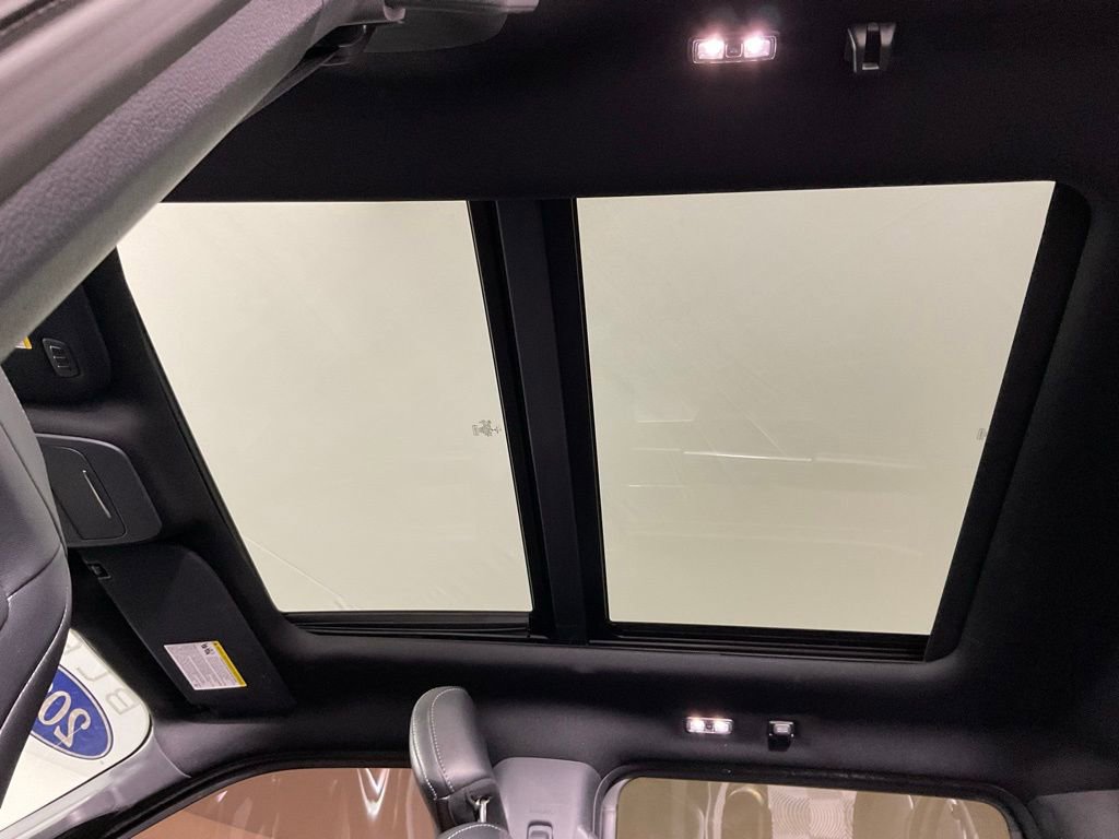 Certified 2022 Ford F150 Lariat w/ Equipment Group 502A High image 17