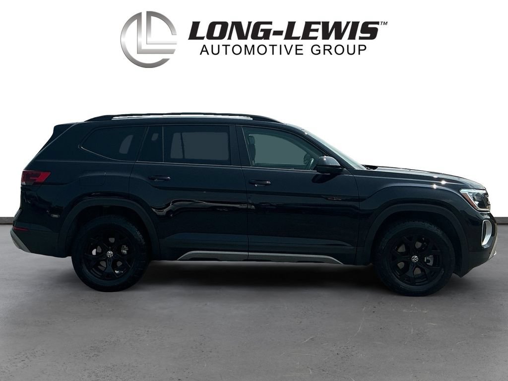 Used 2024 Volkswagen Atlas Peak Edition SE AWD/4WD image 8