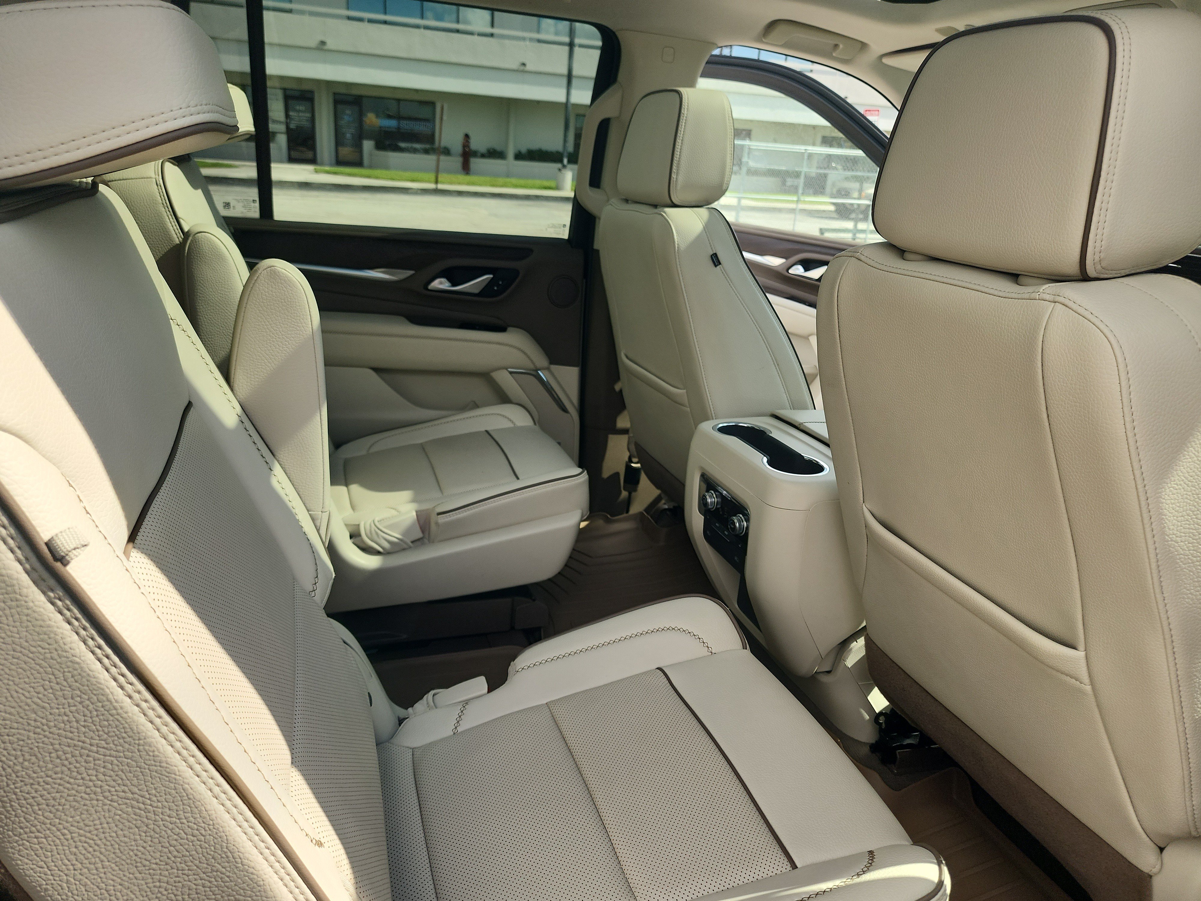 Used 2022 GMC Yukon XL Denali RWD image 29