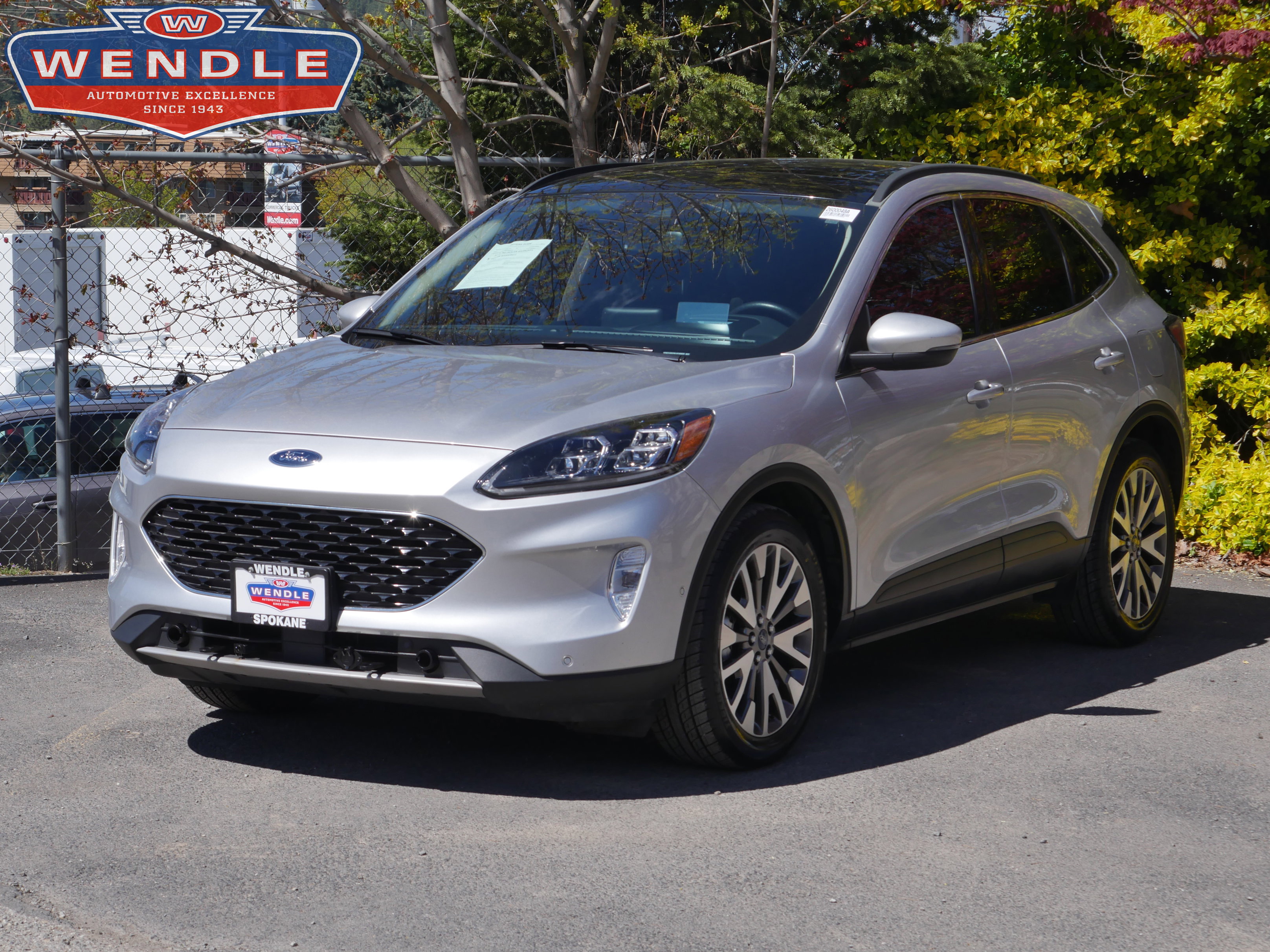 Certified 2020 Ford Escape Titanium w/ Titanium Premium Package 2.0 AWD/4WD image 1