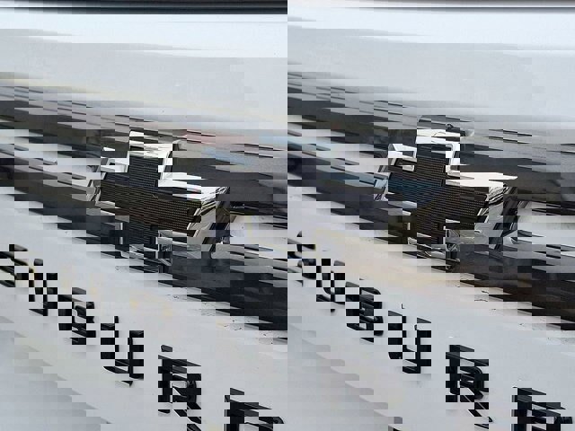 Used 2022 Chevrolet Suburban Z71 w/ Luxury Package image 18