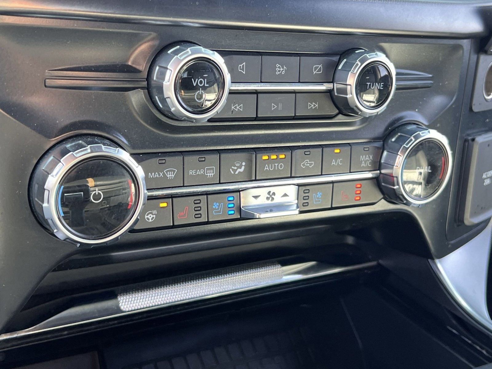 Certified 2022 Ford F150 Platinum w/ Equipment Group 701A High image 21