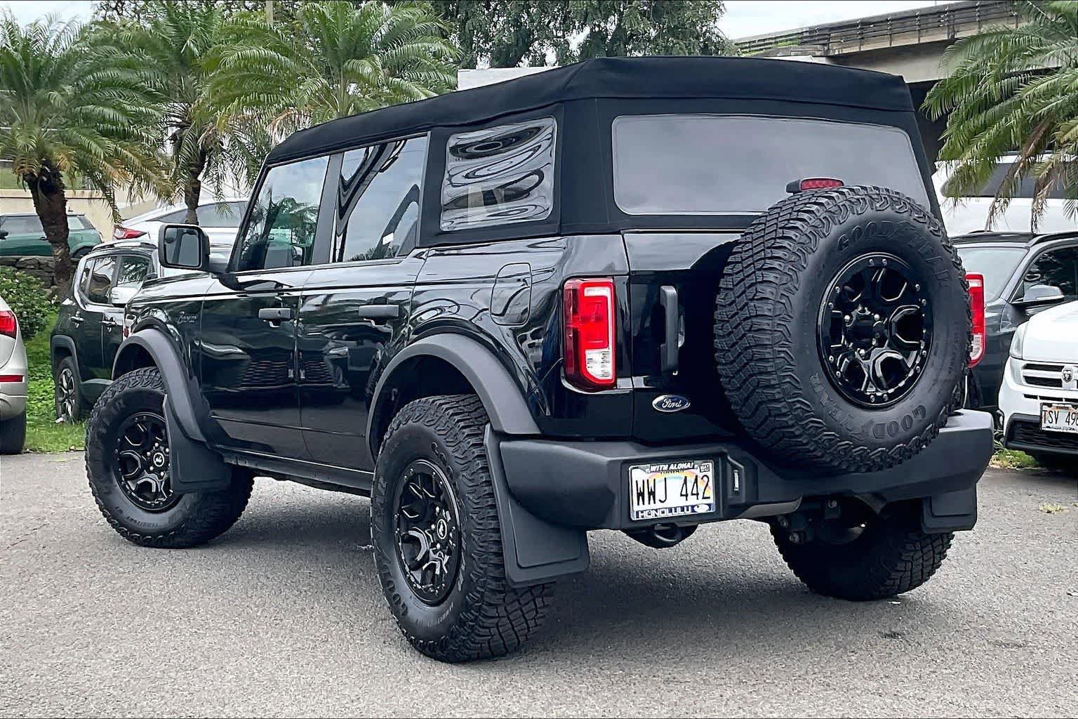 Certified 2023 Ford Bronco 4-Door AWD/4WD image 4