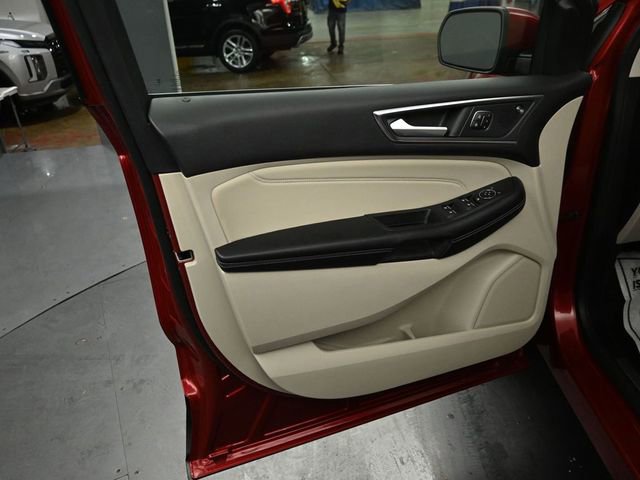 Certified 2022 Ford Edge Titanium w/ Class II Trailer Tow Package image 36
