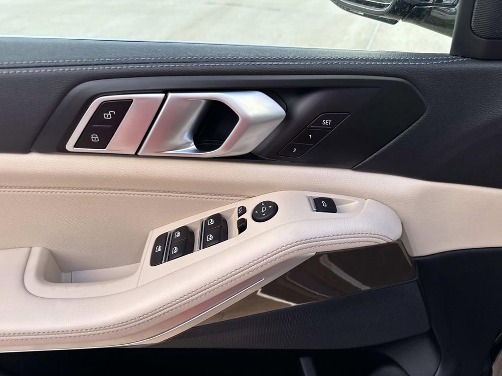 Used 2022 BMW X5 sDrive40i w/ Parking Assistance Package image 24