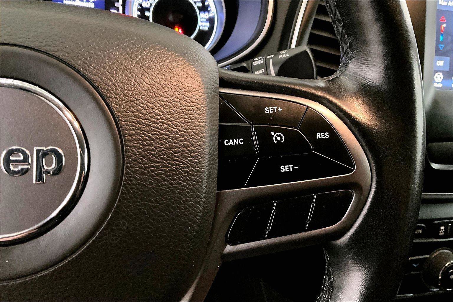 Used 2020 Jeep Cherokee Latitude Plus w/ Cold Weather Group image 18