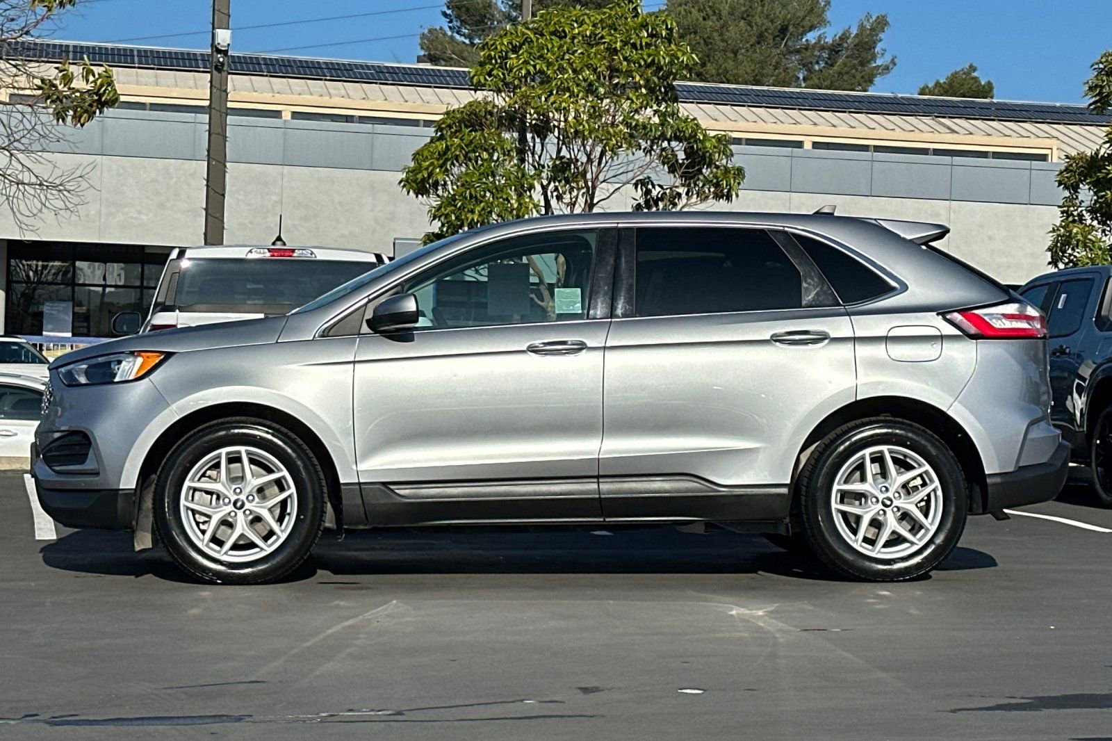 Certified 2024 Ford Edge SEL image 9