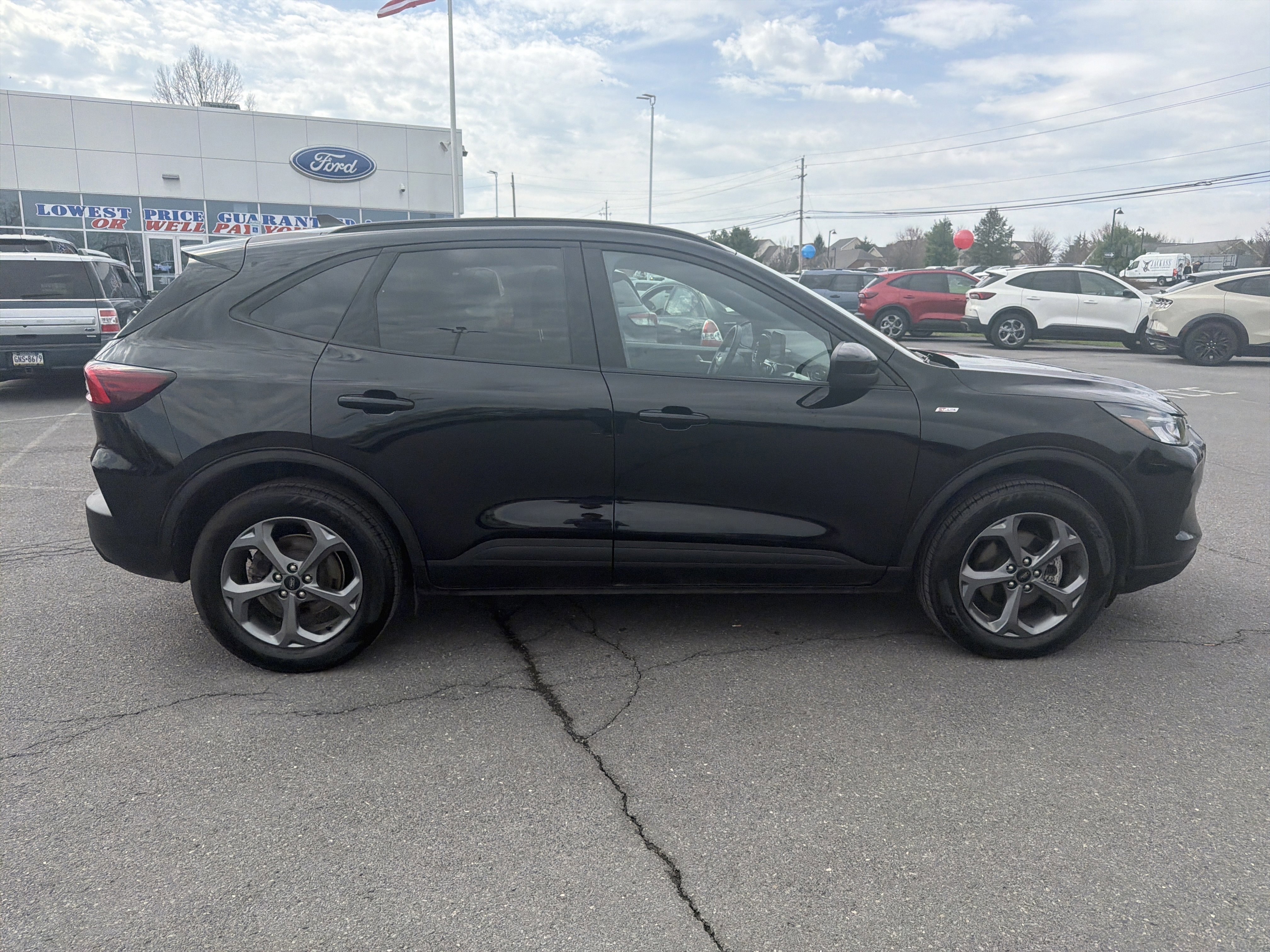 Certified 2025 Ford Escape ST-Line Select AWD/4WD image 6