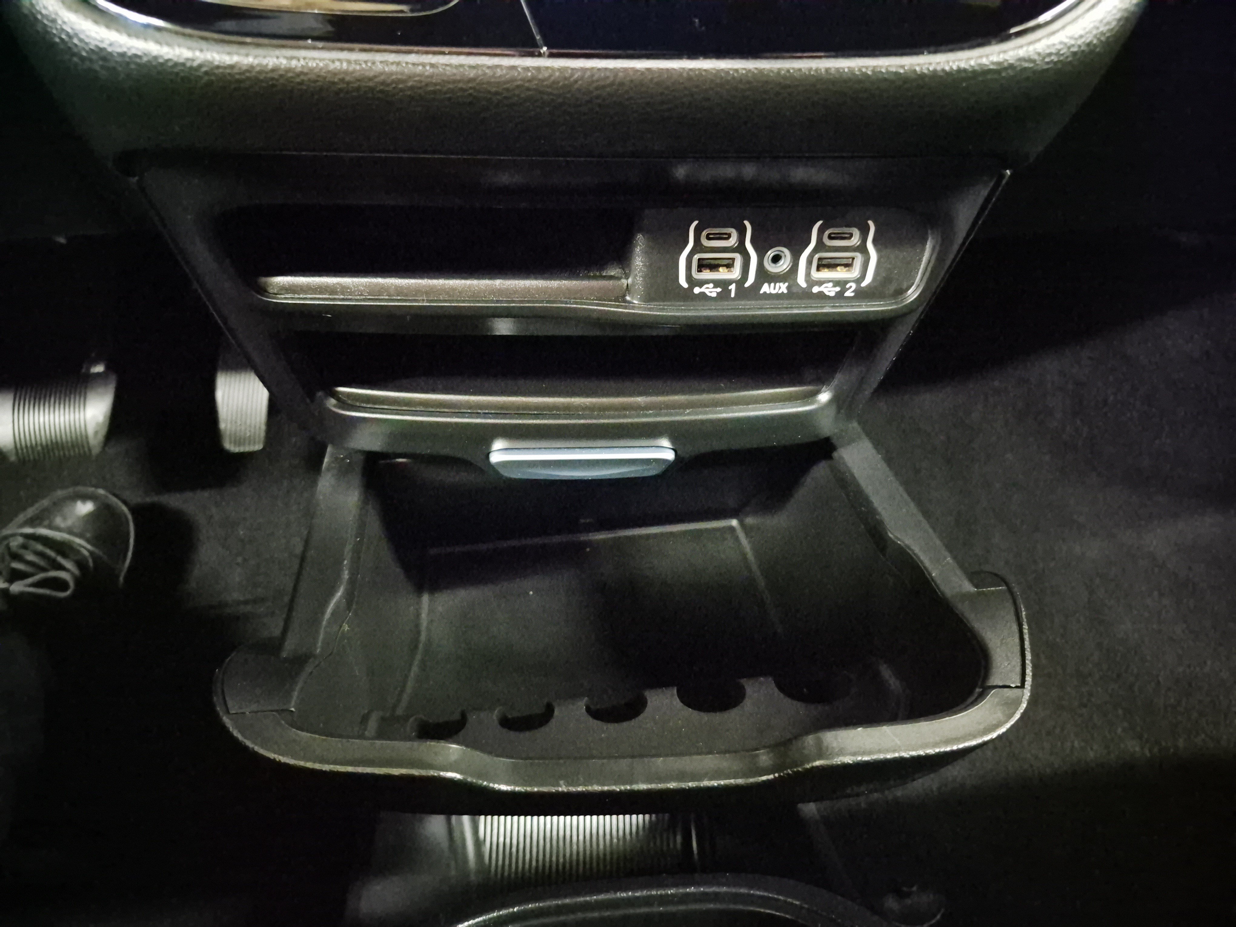 Used 2025 Chrysler Pacifica Select FWD image 29
