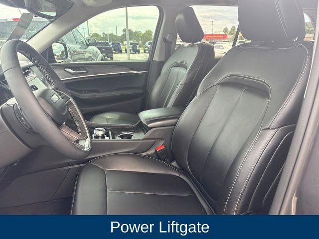 Used 2023 Jeep Grand Cherokee Limited w/ Black Appearance Package RWD image 14
