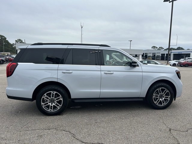 Certified 2025 Ford Expedition Active image 8