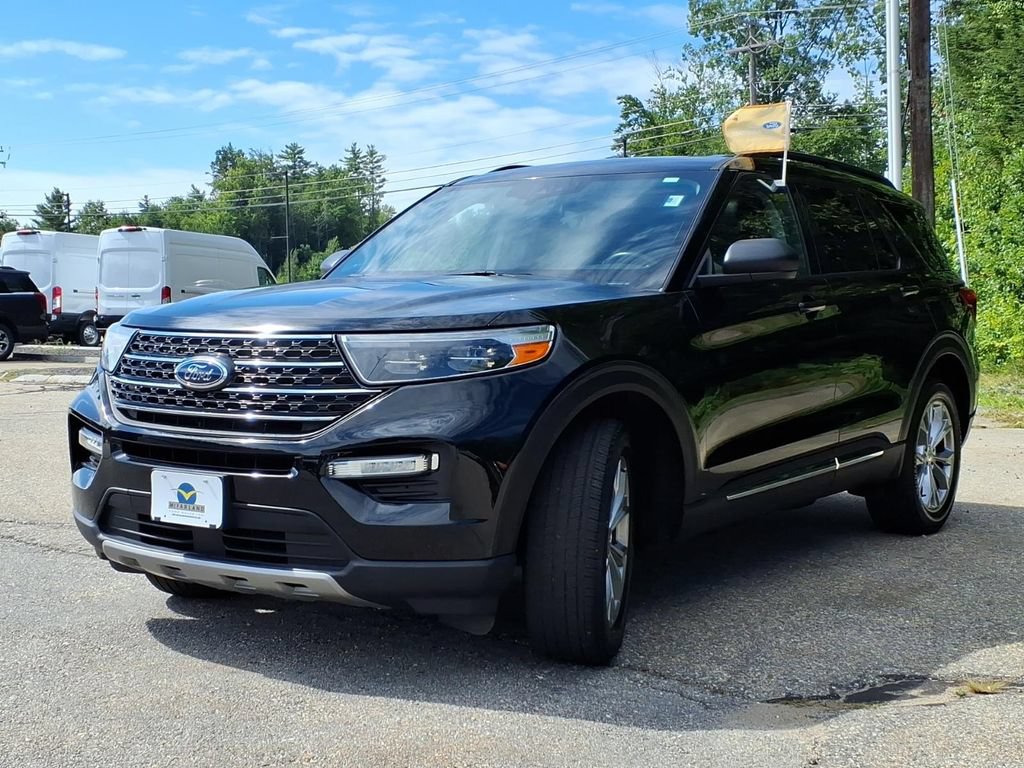 Certified 2023 Ford Explorer XLT w/ Equipment Group 202A AWD/4WD image 7