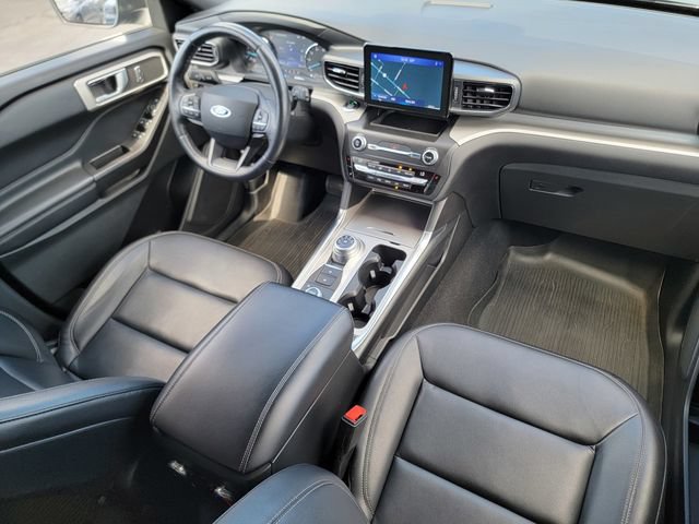 Certified 2020 Ford Explorer XLT w/ Equipment Group 202A AWD/4WD image 39