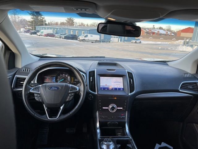 Certified 2020 Ford Edge Titanium w/ Class II Trailer Tow Package image 4