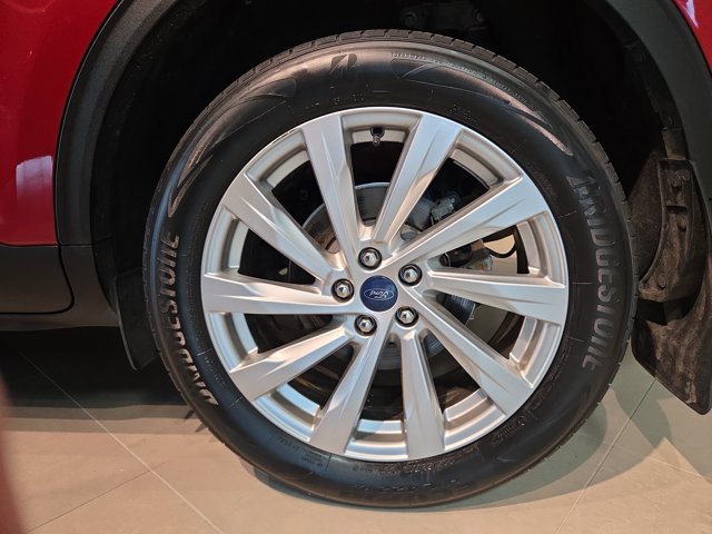 Certified 2022 Ford Escape Titanium w/ Titanium Elite Package AWD/4WD image 8