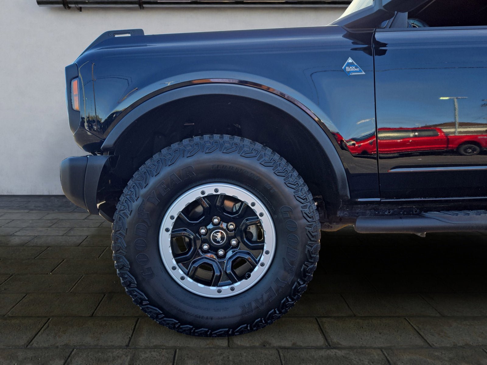 Certified 2024 Ford Bronco Black Diamond w/ Sasquatch Package AWD/4WD image 26