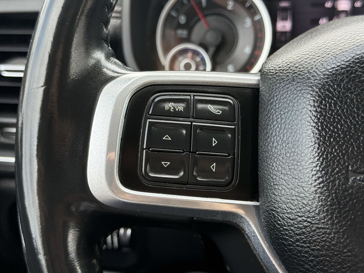Used 2022 RAM 2500 Laramie AWD/4WD image 13