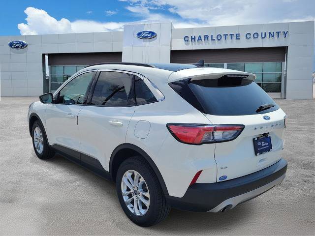 Certified 2022 Ford Escape SE w/ Cold Weather Package AWD/4WD image 4