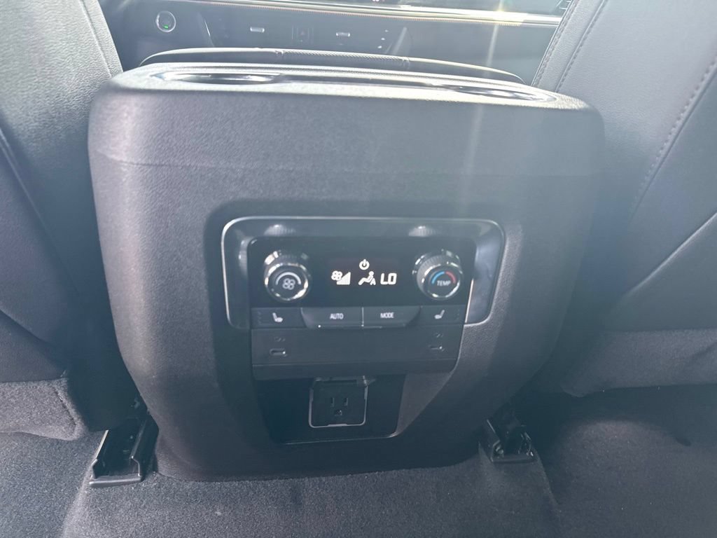 Used 2025 Chevrolet Tahoe RST w/ Comfort Package RWD image 17
