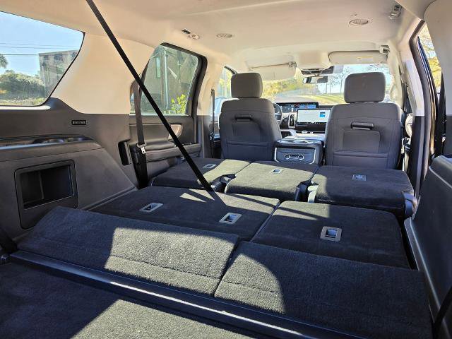 Certified 2025 Ford Expedition Active image 34