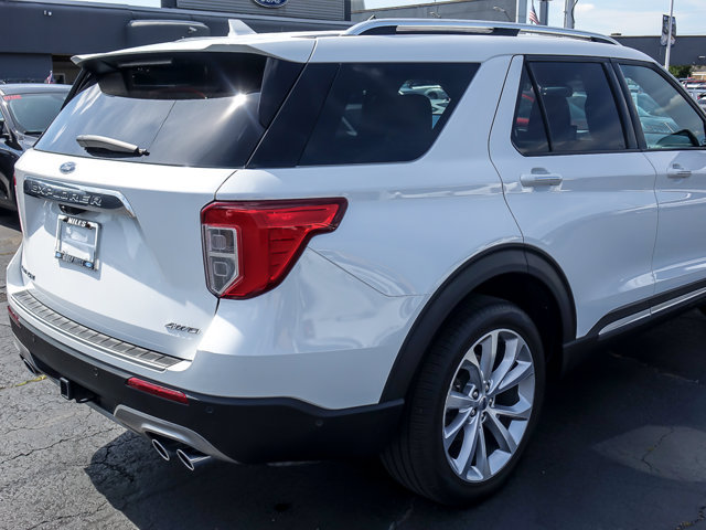 Certified 2023 Ford Explorer Platinum w/ Technology Package AWD/4WD image 6