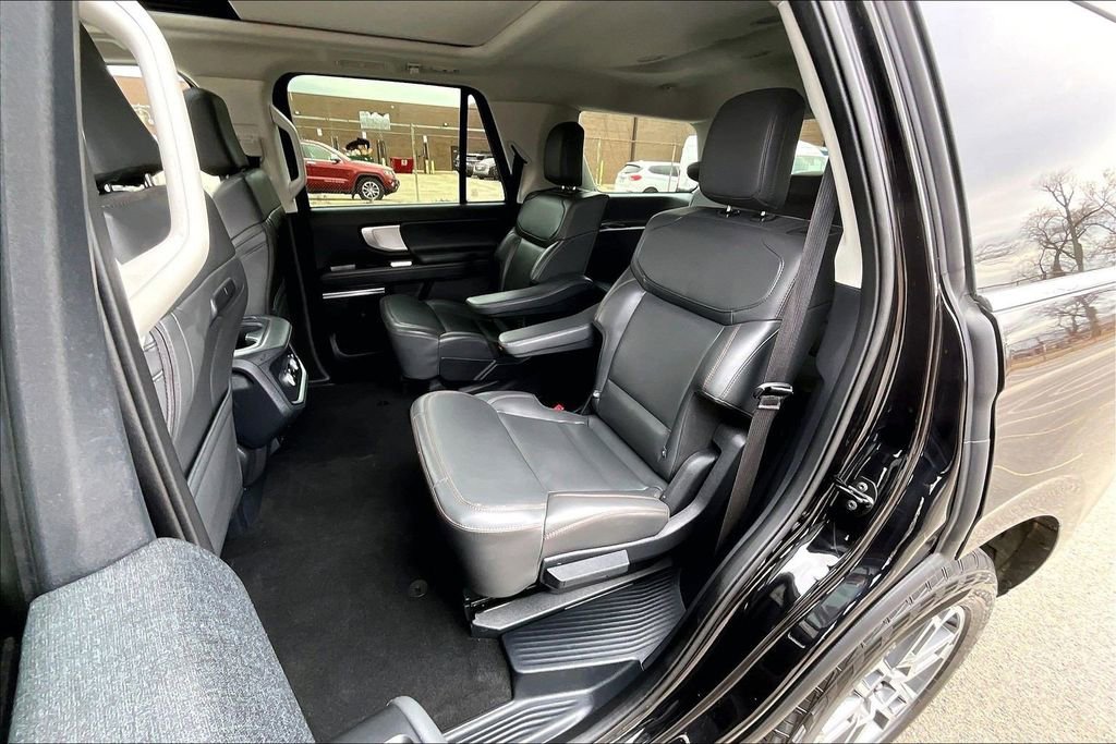 Certified 2025 Ford Expedition Active image 25