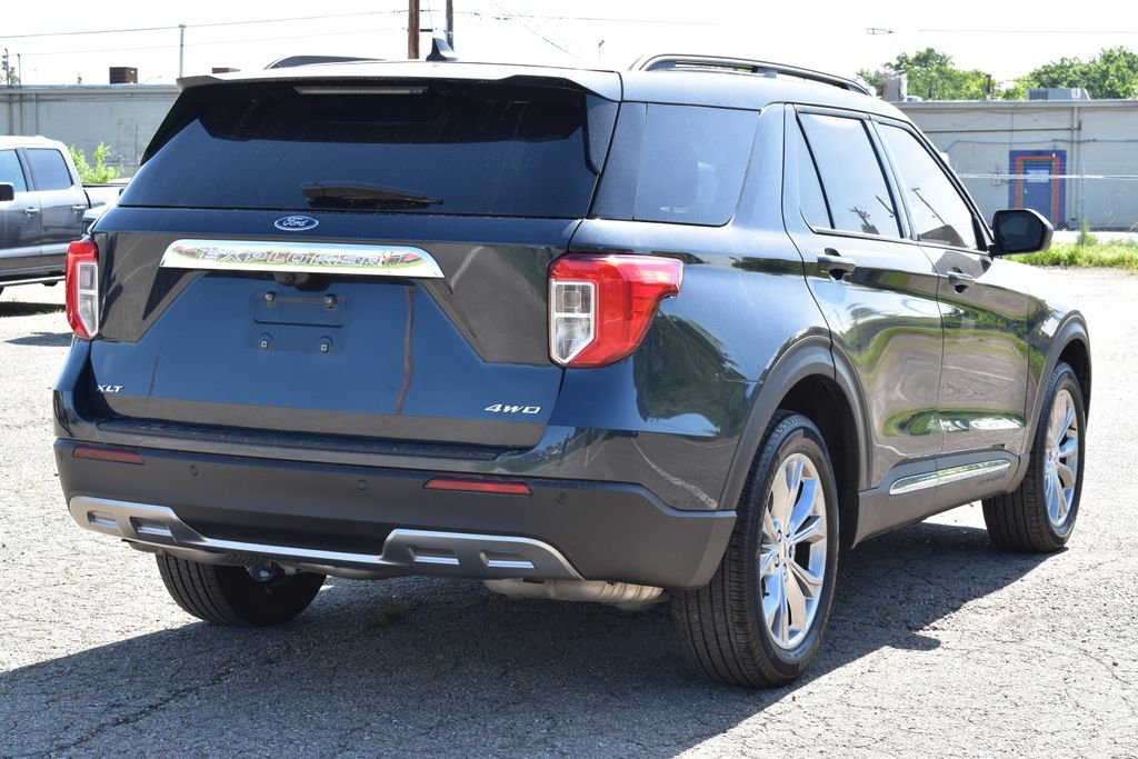 Certified 2024 Ford Explorer XLT w/ Equipment Group 202A AWD/4WD image 5