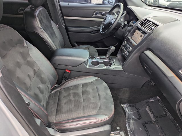 Certified 2018 Ford Explorer XLT w/ Equipment Group 202A FWD image 20