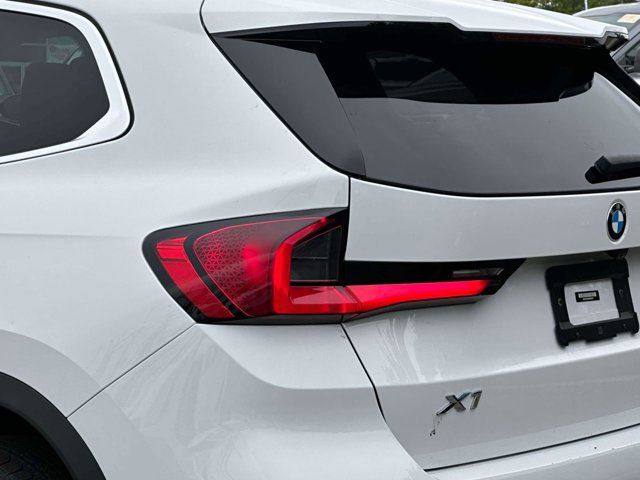 Used 2023 BMW X1 xDrive28i image 9