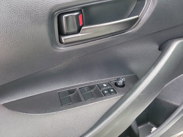 Used 2025 Toyota Corolla LE FWD image 23