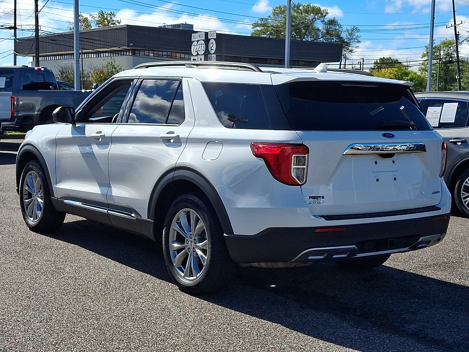 Certified 2023 Ford Explorer XLT w/ Equipment Group 202A AWD/4WD image 7