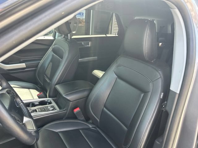 Certified 2022 Ford Explorer XLT w/ Equipment Group 202A AWD/4WD image 13