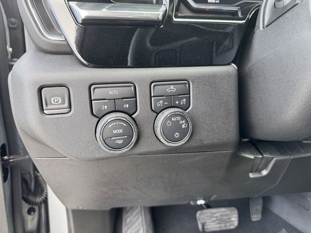 Used 2025 Chevrolet Silverado 1500 LT image 15