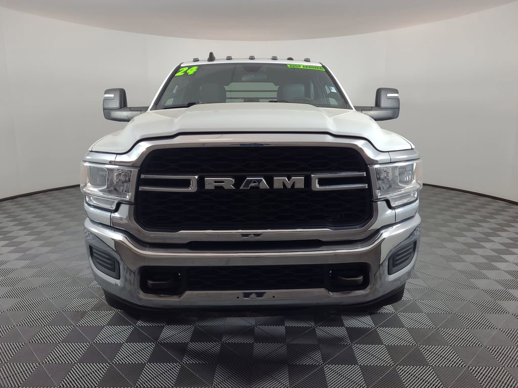 Used 2024 RAM 3500 Tradesman w/ Chrome Appearance Group image 8