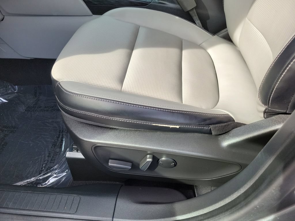 Certified 2023 Ford Escape Platinum AWD/4WD image 9