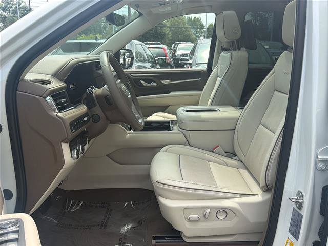 Used 2023 GMC Yukon Denali w/ Denali Reserve Package AWD/4WD image 8