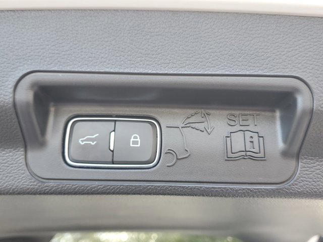 Certified 2023 Ford Explorer XLT w/ Equipment Group 202A image 9