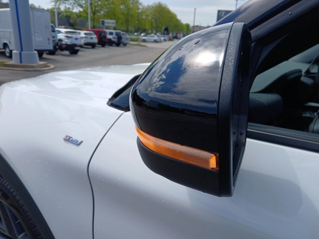 Certified 2025 Ford Explorer ST-Line w/ Premium Package AWD/4WD image 30