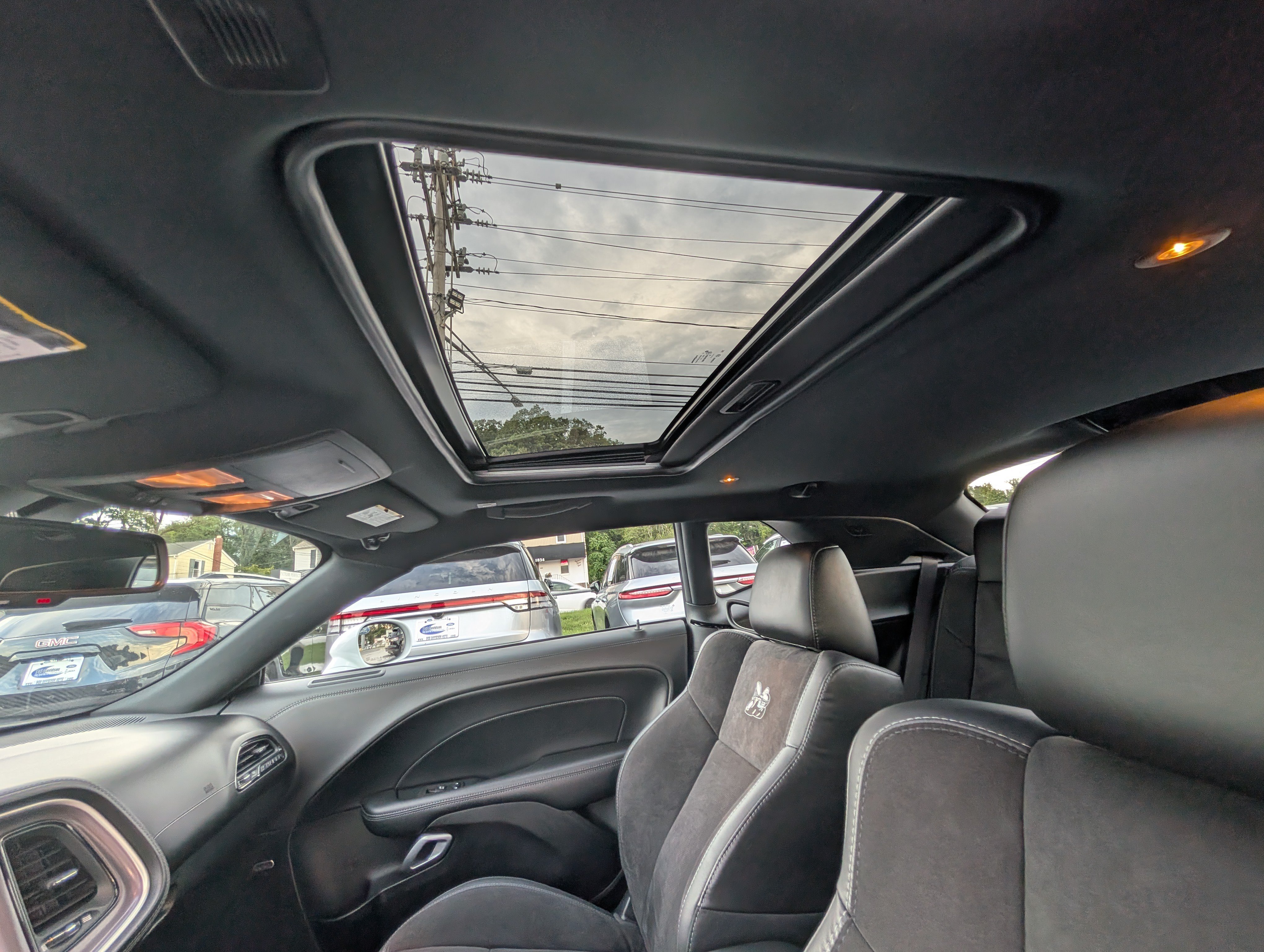 Used 2022 Dodge Challenger R/T Scat Pack RWD image 17