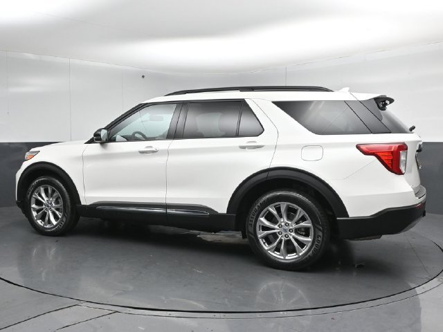 Certified 2024 Ford Explorer XLT w/ Equipment Group 202A AWD/4WD image 5